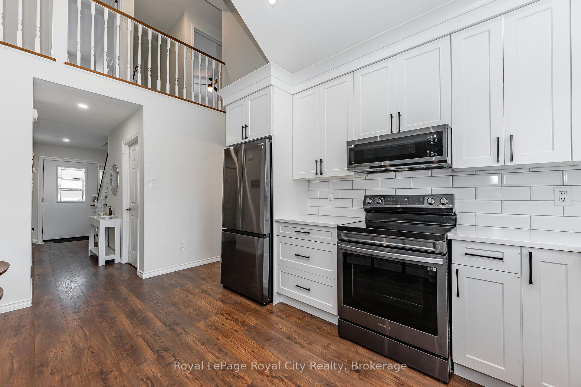 Photo 14 of 10 Freshmeadow Way, Guelph, Willow West/Sugarbush/West Acres — HOMEH
