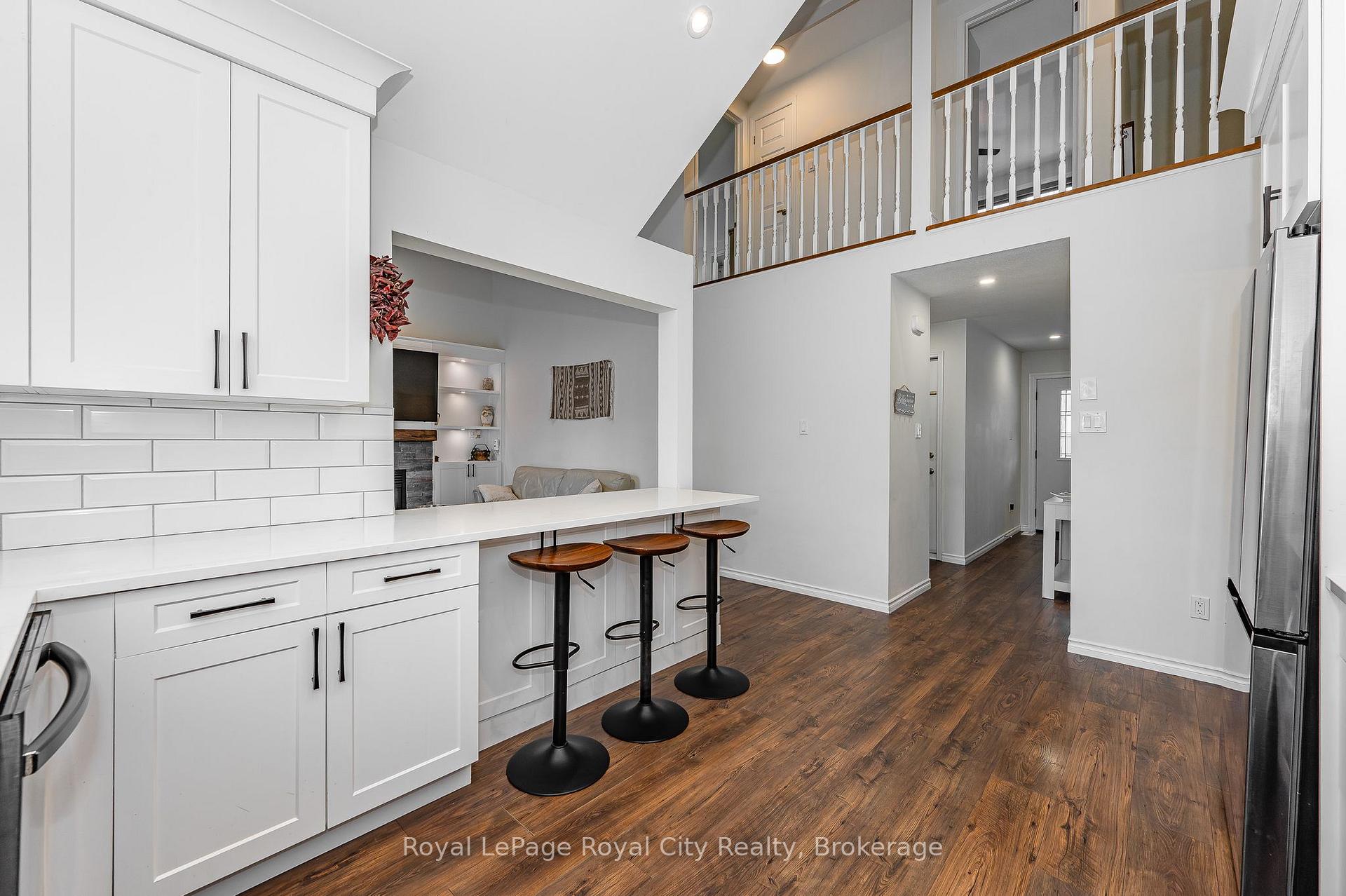 Photo 15 of 10 Freshmeadow Way, Guelph, Willow West/Sugarbush/West Acres — HOMEH