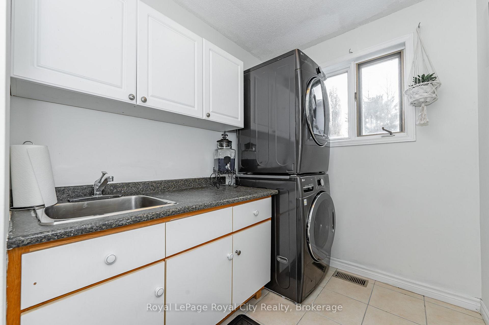 Photo 20 of 10 Freshmeadow Way, Guelph, Willow West/Sugarbush/West Acres — HOMEH