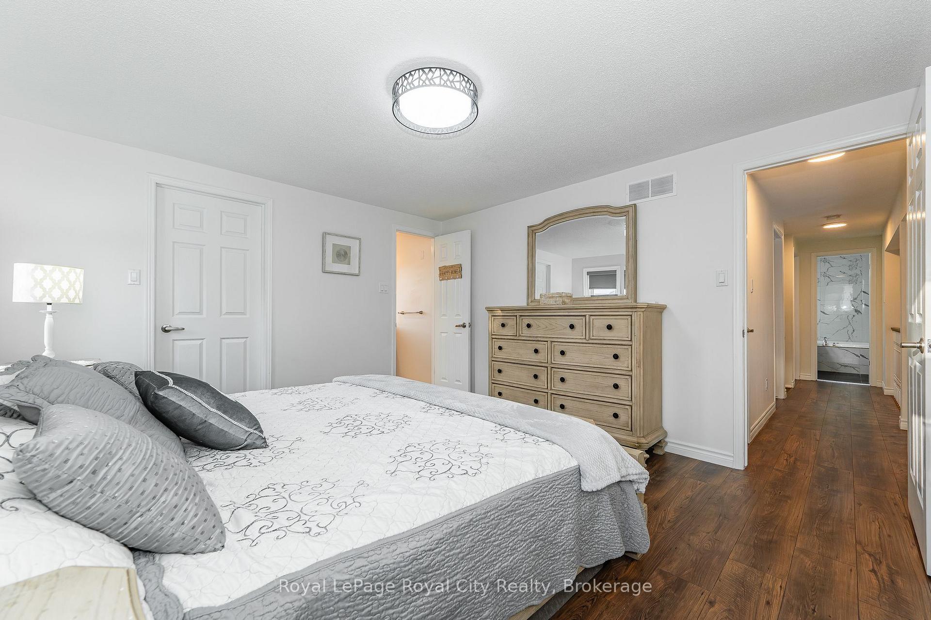 Photo 25 of 10 Freshmeadow Way, Guelph, Willow West/Sugarbush/West Acres — HOMEH