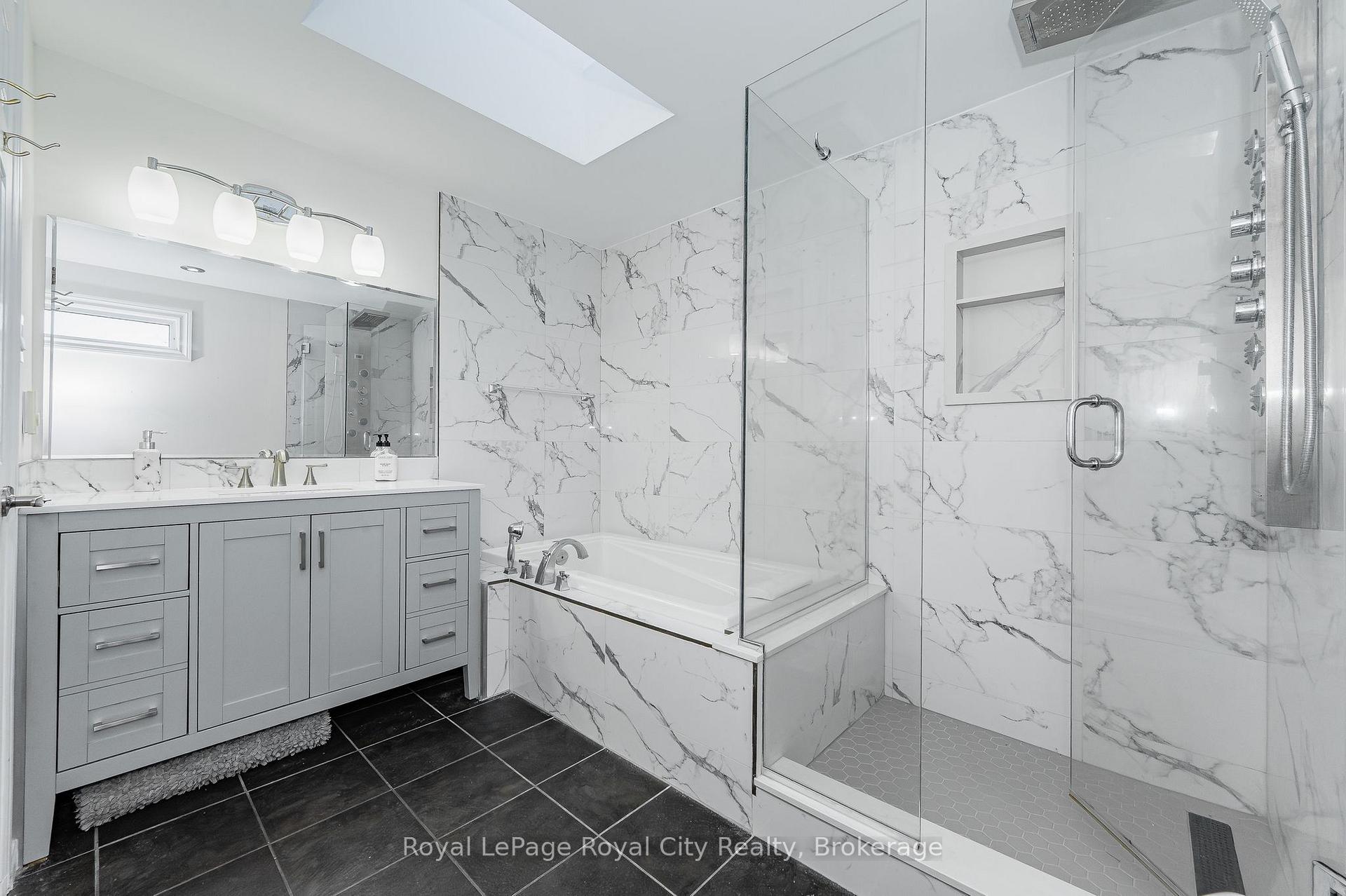 Photo 32 of 10 Freshmeadow Way, Guelph, Willow West/Sugarbush/West Acres — HOMEH