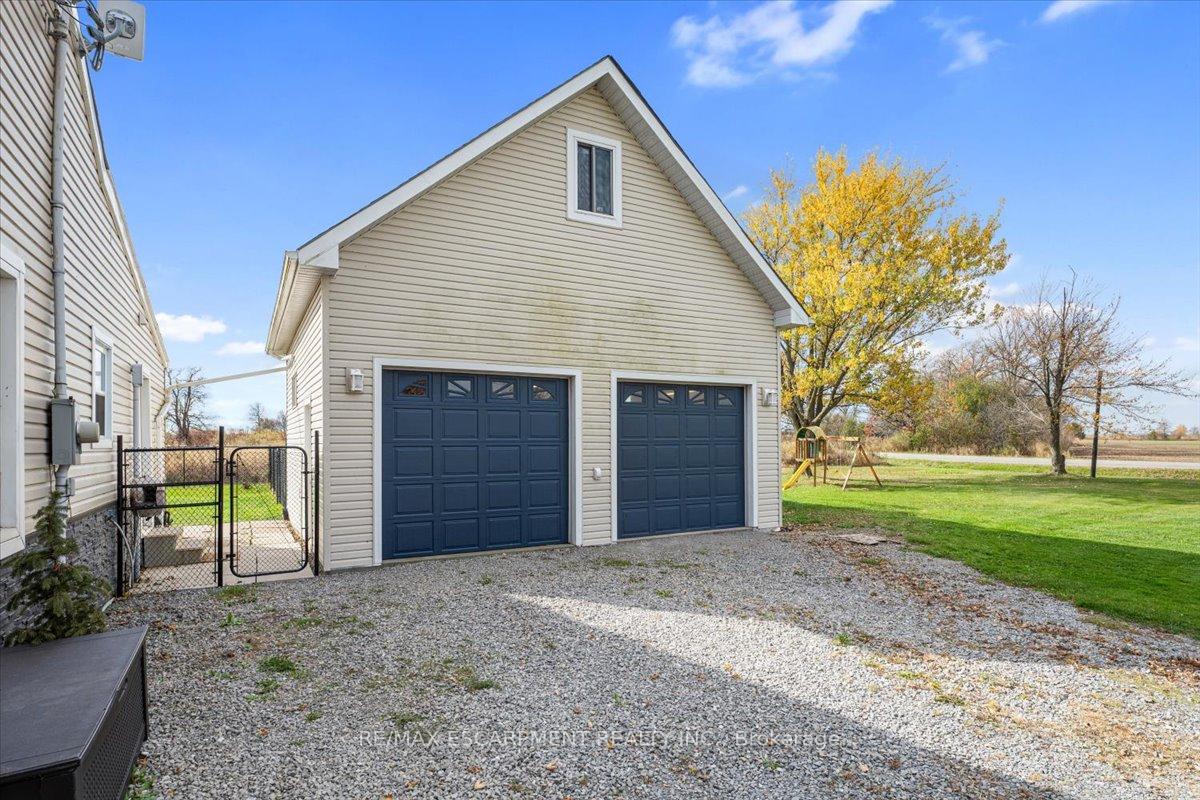 Photo 5 of 888 Green Mountain Road E, Hamilton, Rural Stoney Creek — HOMEH
