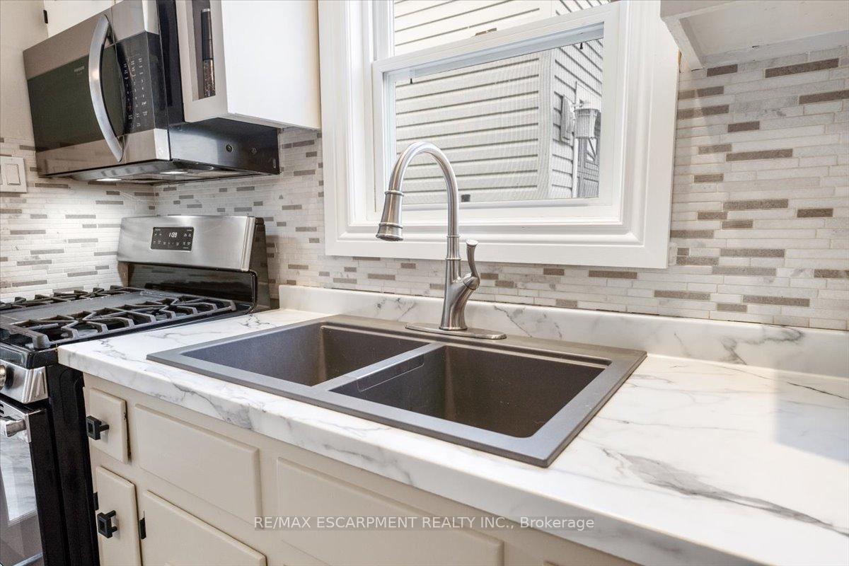 Photo 14 of 888 Green Mountain Road E, Hamilton, Rural Stoney Creek — HOMEH