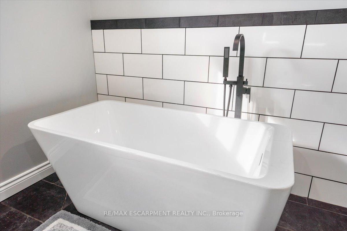Photo 20 of 888 Green Mountain Road E, Hamilton, Rural Stoney Creek — HOMEH