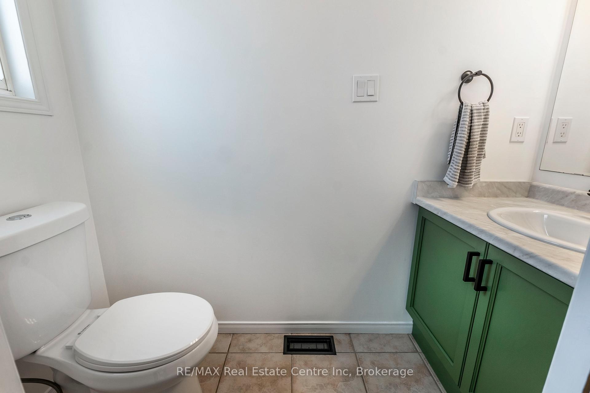 Photo 13 of 41 Milson Crescent, Guelph, Kortright Hills — HOMEH