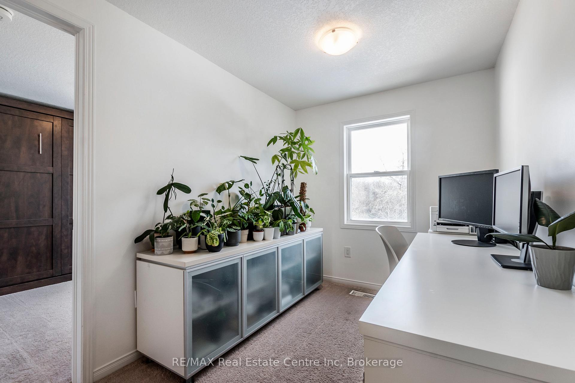 Photo 14 of 41 Milson Crescent, Guelph, Kortright Hills — HOMEH