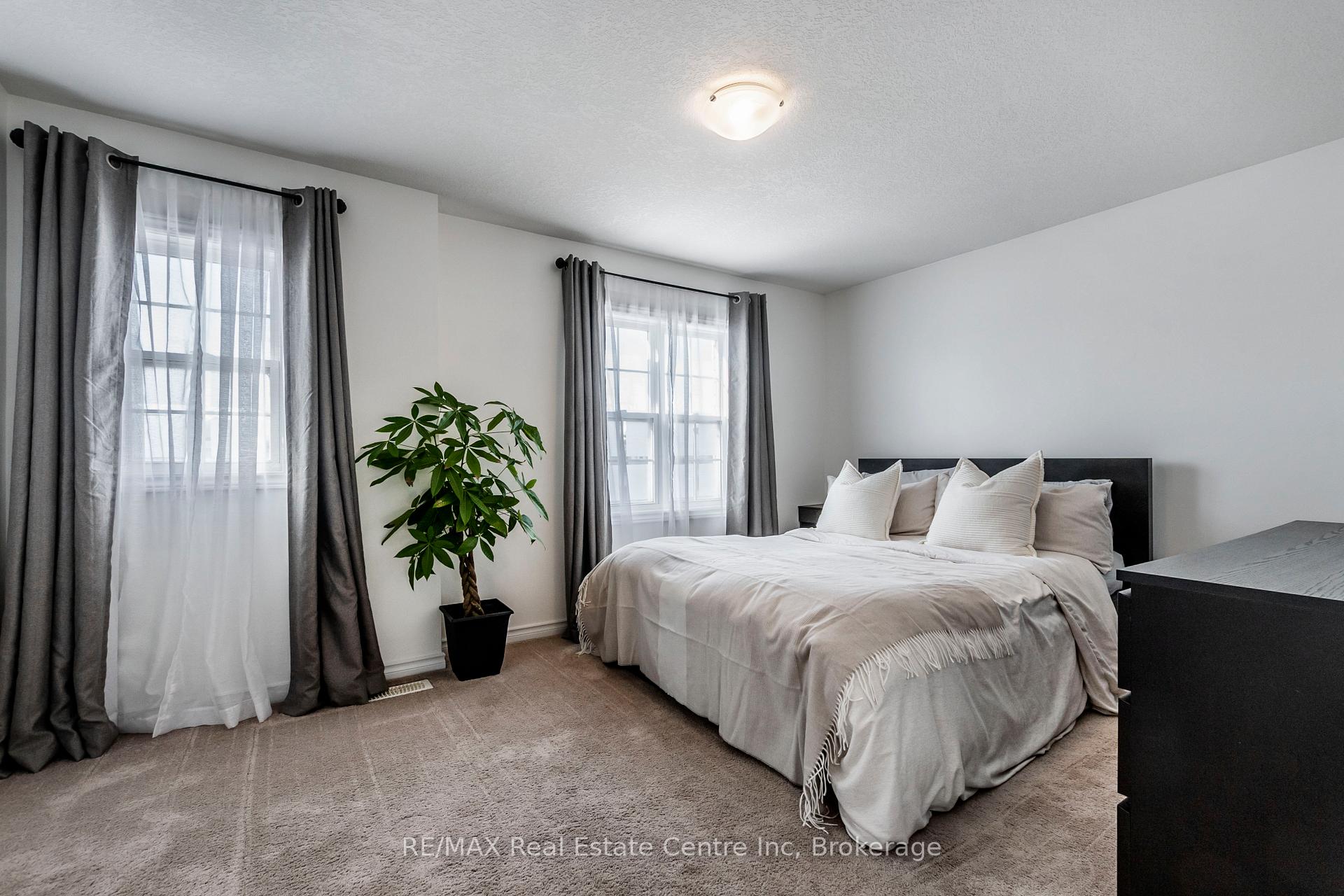 Photo 19 of 41 Milson Crescent, Guelph, Kortright Hills — HOMEH