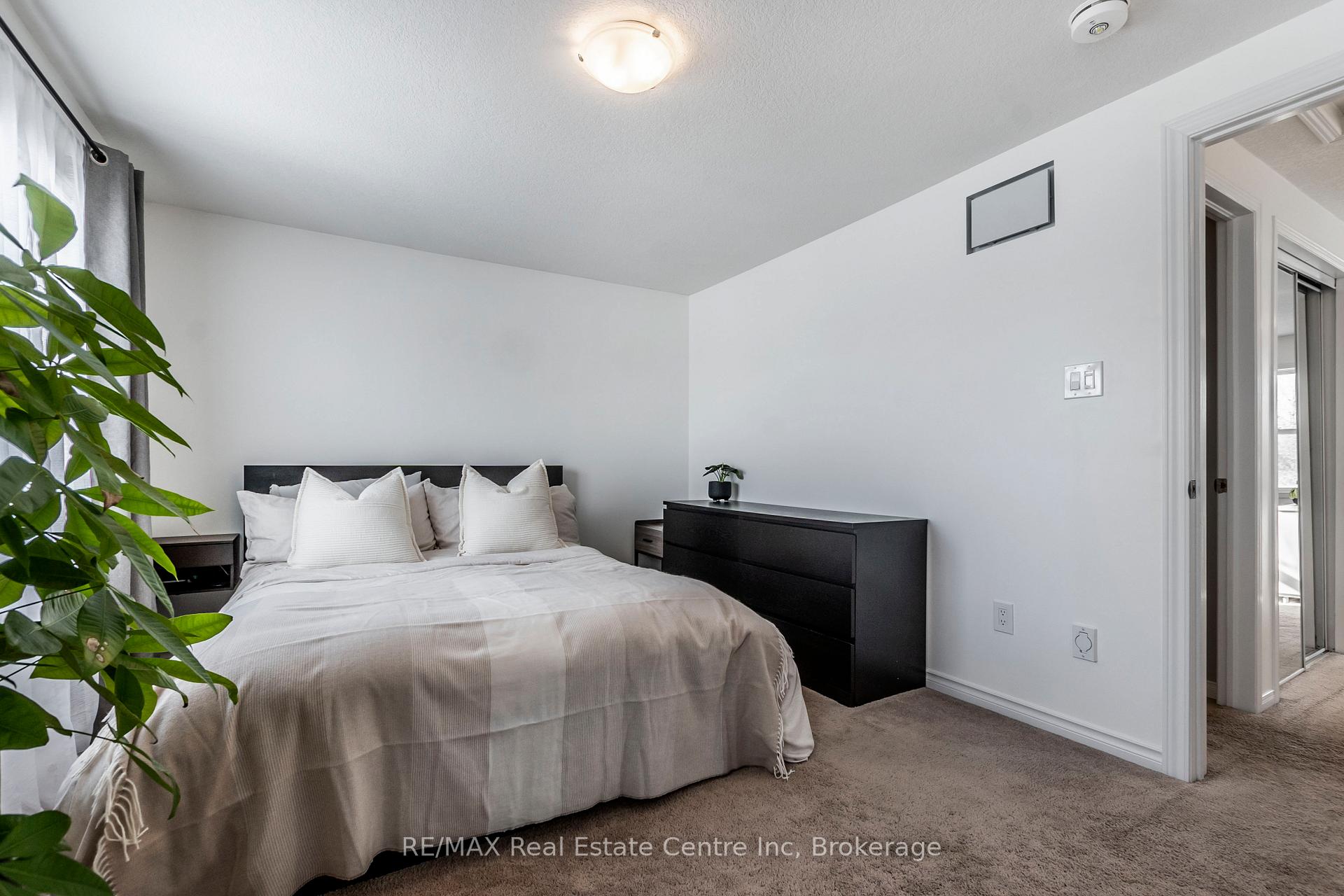 Photo 20 of 41 Milson Crescent, Guelph, Kortright Hills — HOMEH