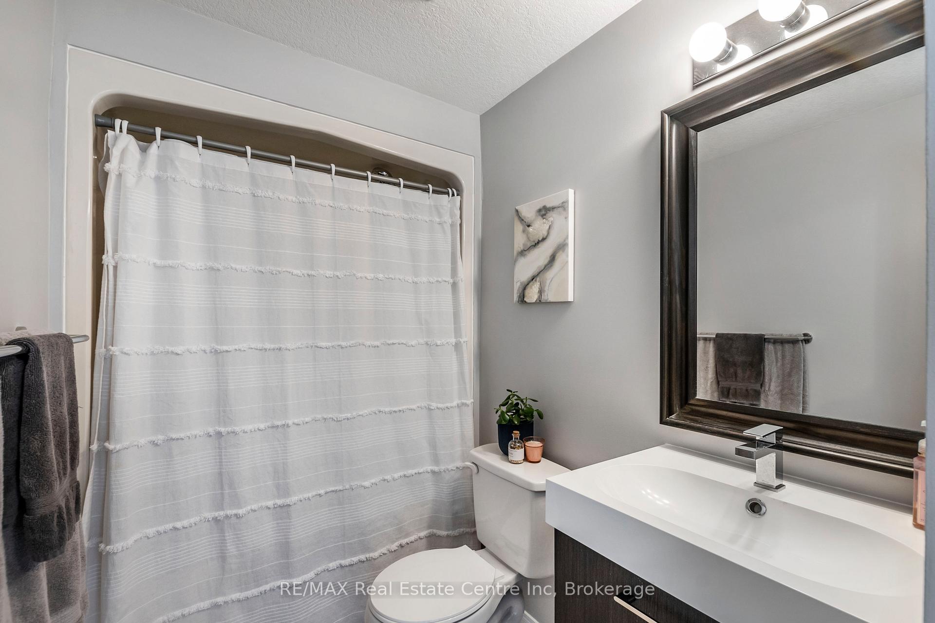 Photo 22 of 41 Milson Crescent, Guelph, Kortright Hills — HOMEH