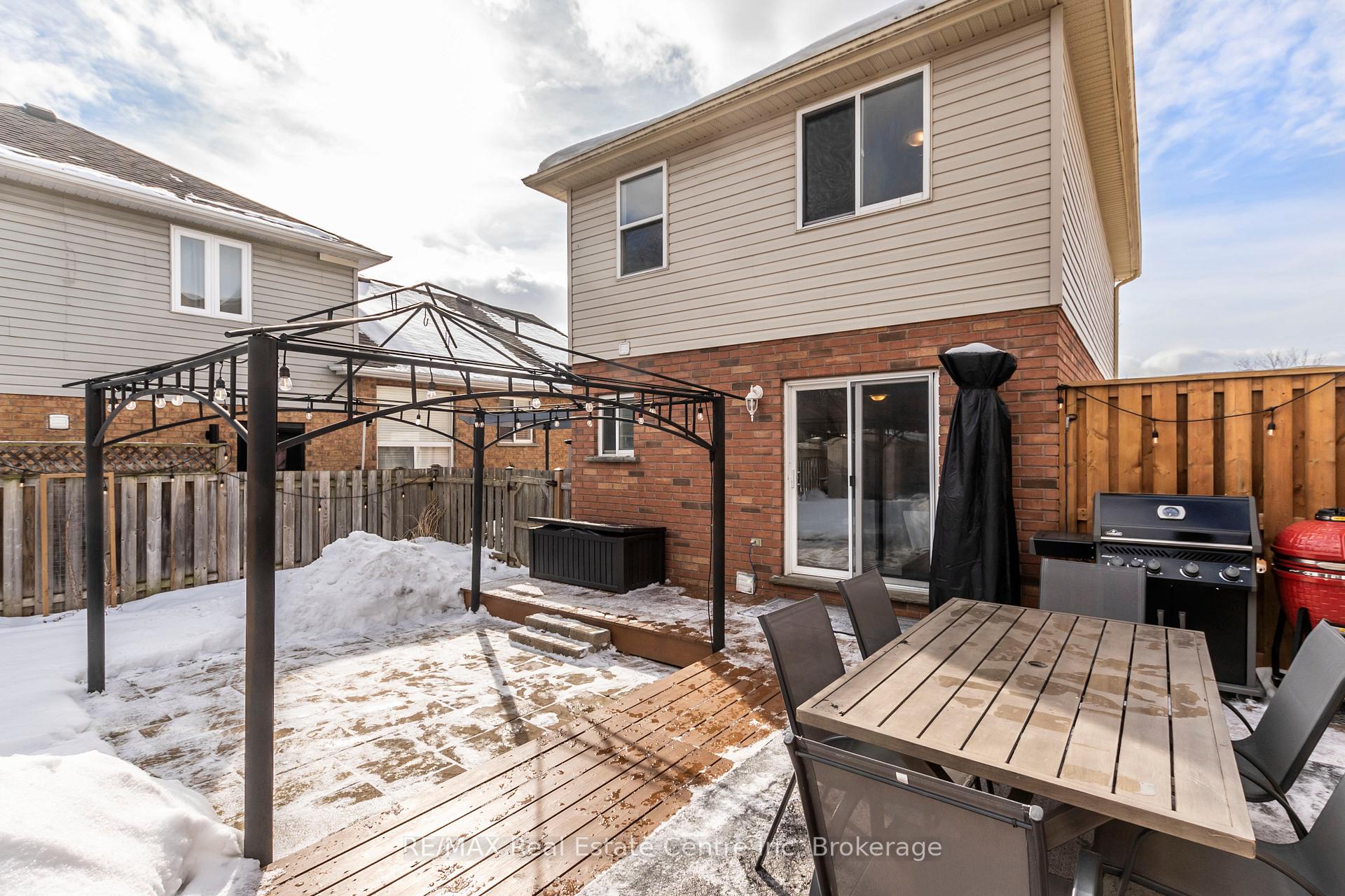 Photo 30 of 41 Milson Crescent, Guelph, Kortright Hills — HOMEH