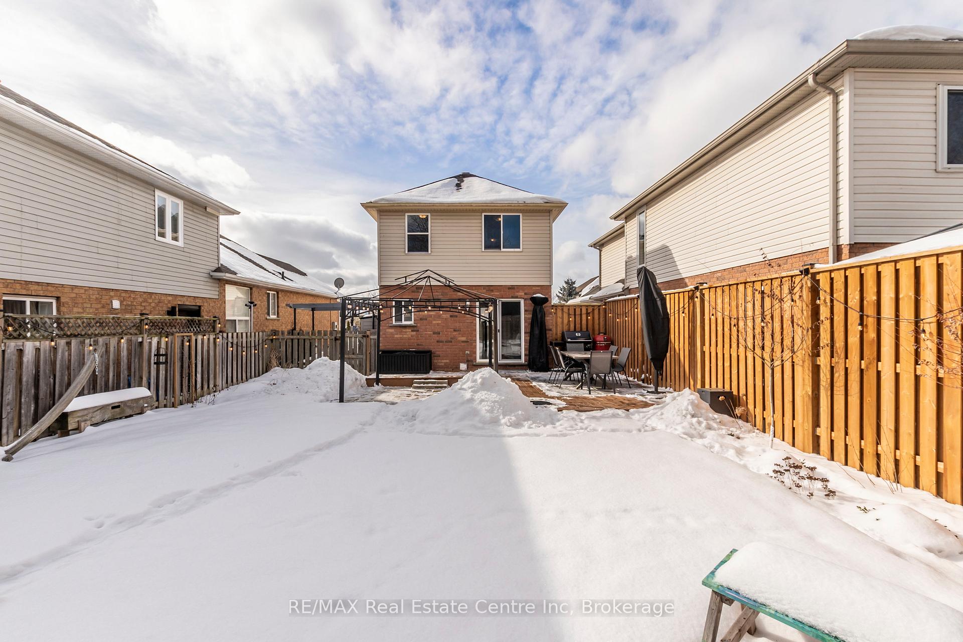 Photo 32 of 41 Milson Crescent, Guelph, Kortright Hills — HOMEH