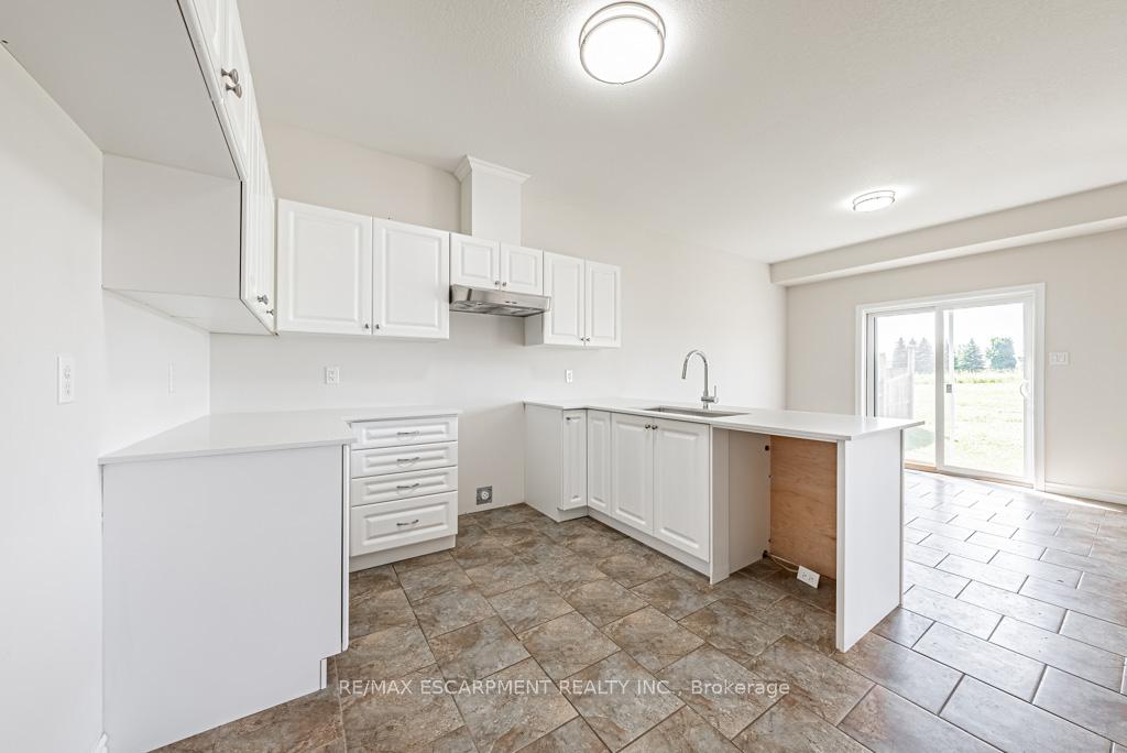 Photo 8 of 89 Medici Lane, Hamilton, Carpenter — HOMEH