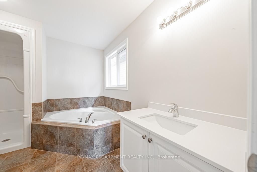 Photo 22 of 89 Medici Lane, Hamilton, Carpenter — HOMEH