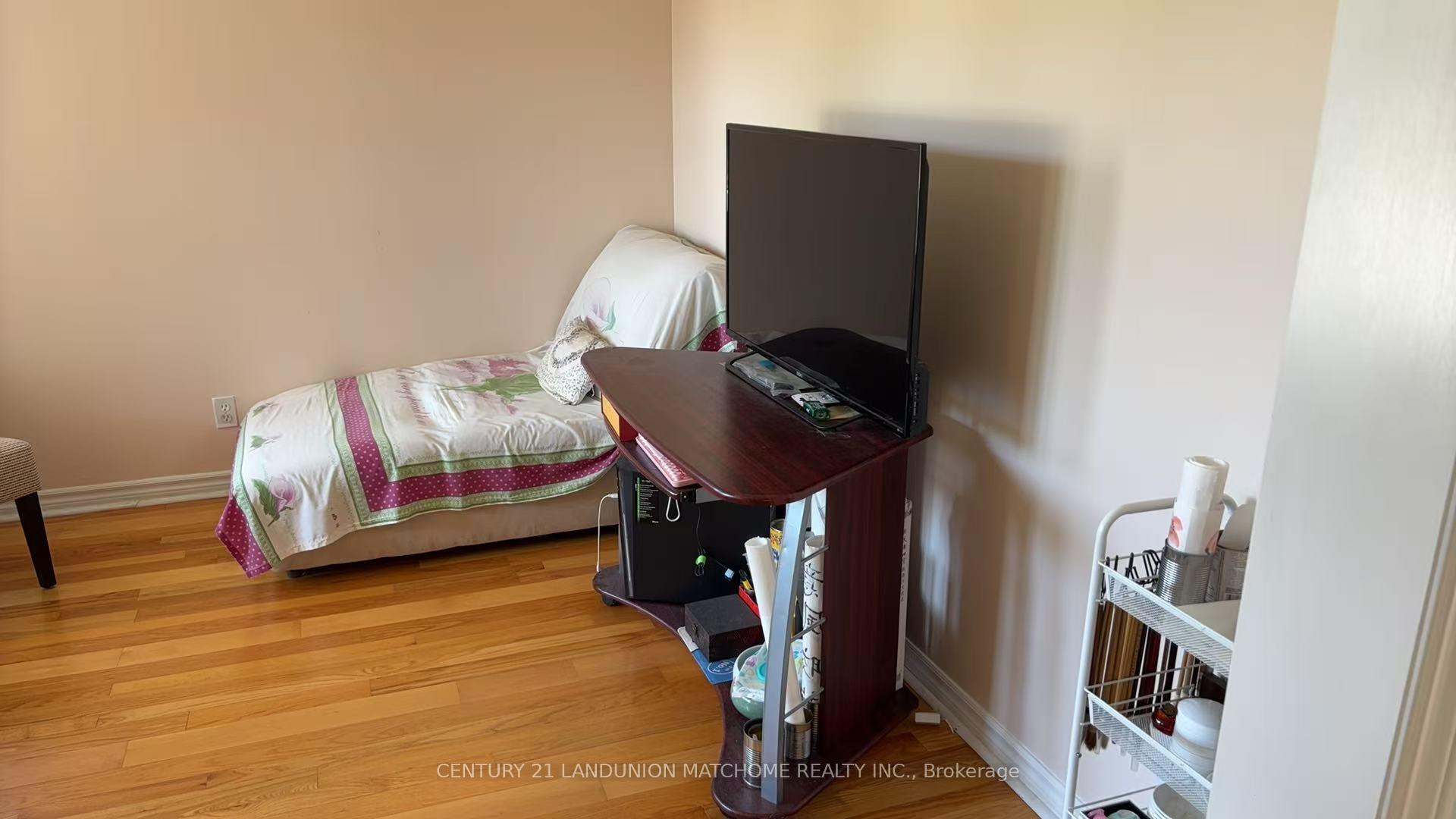 Photo 3 of 296 Pringle Drive, Barrie, Edgehill Drive — HOMEH