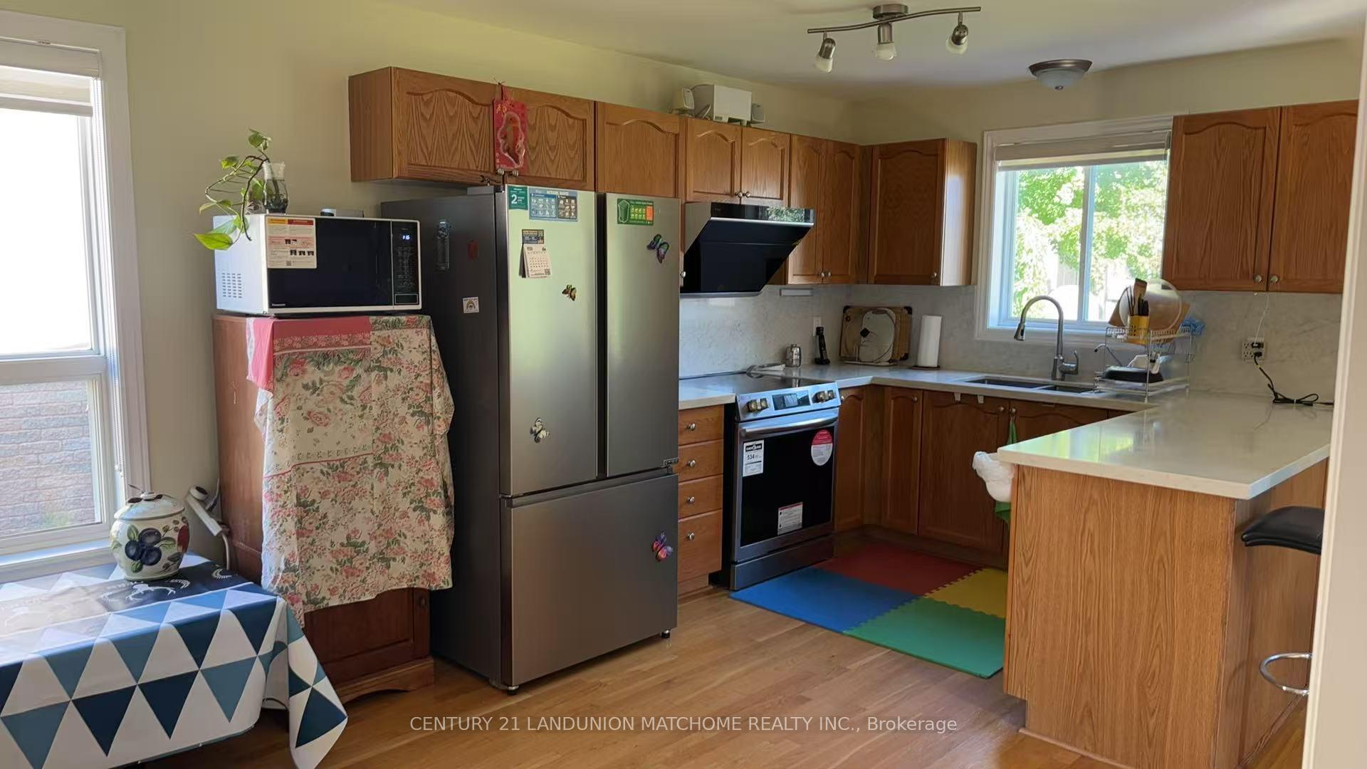Photo 4 of 296 Pringle Drive, Barrie, Edgehill Drive — HOMEH