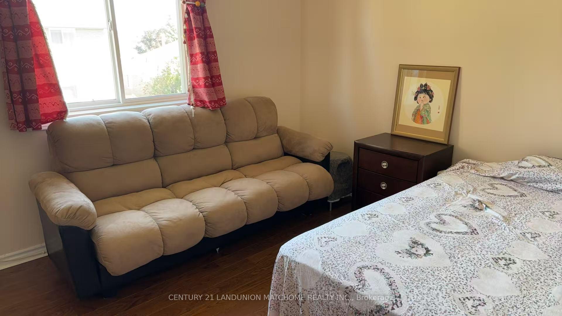 Photo 10 of 296 Pringle Drive, Barrie, Edgehill Drive — HOMEH