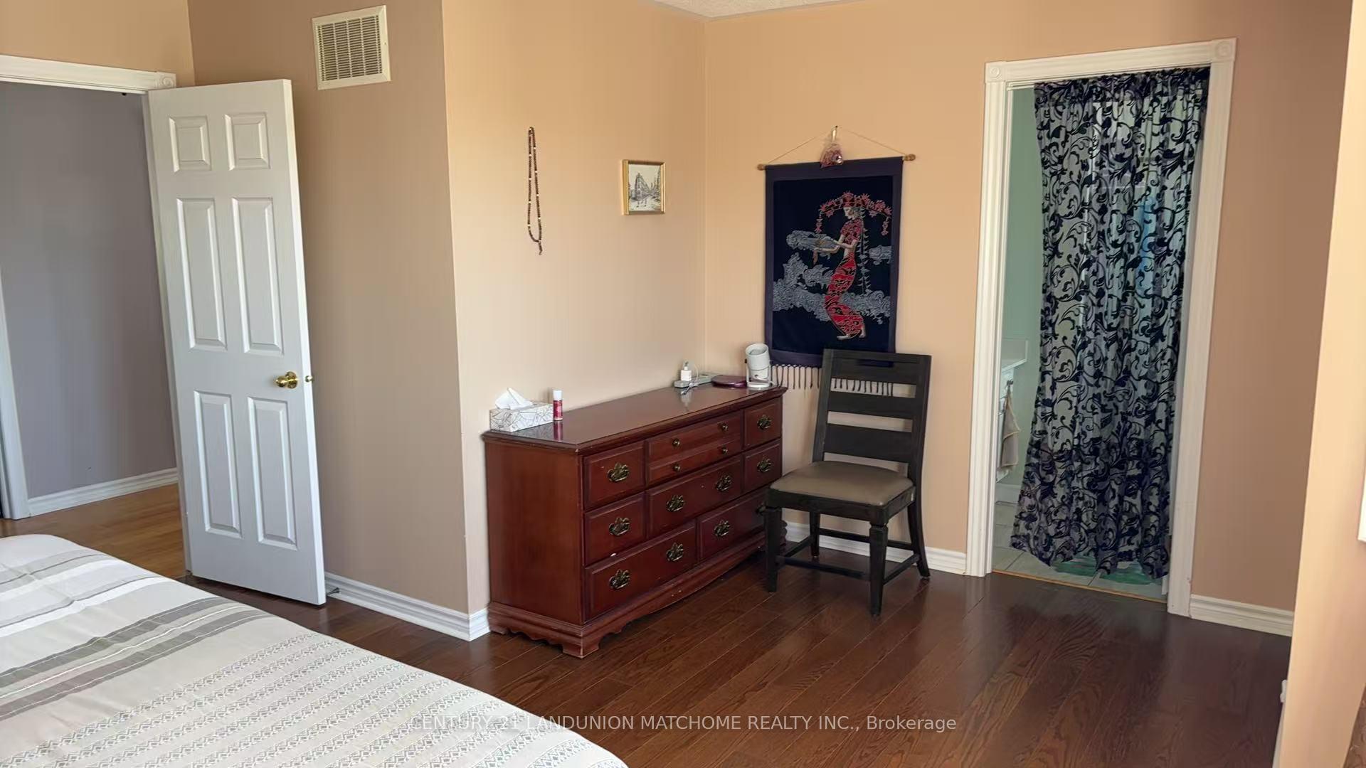 Photo 14 of 296 Pringle Drive, Barrie, Edgehill Drive — HOMEH