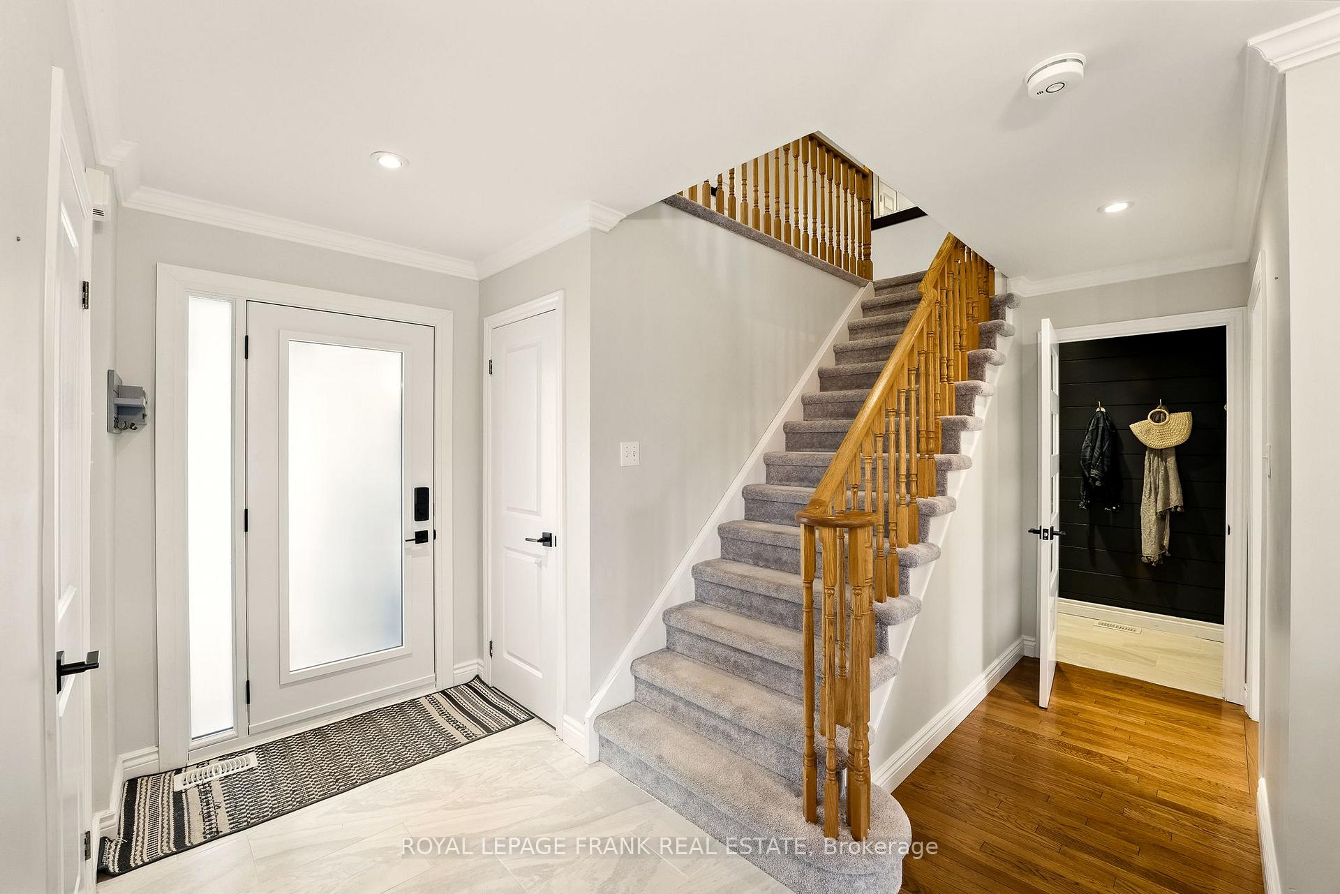Photo 4 of 34 Hanna Drive, Clarington, Bowmanville — HOMEH