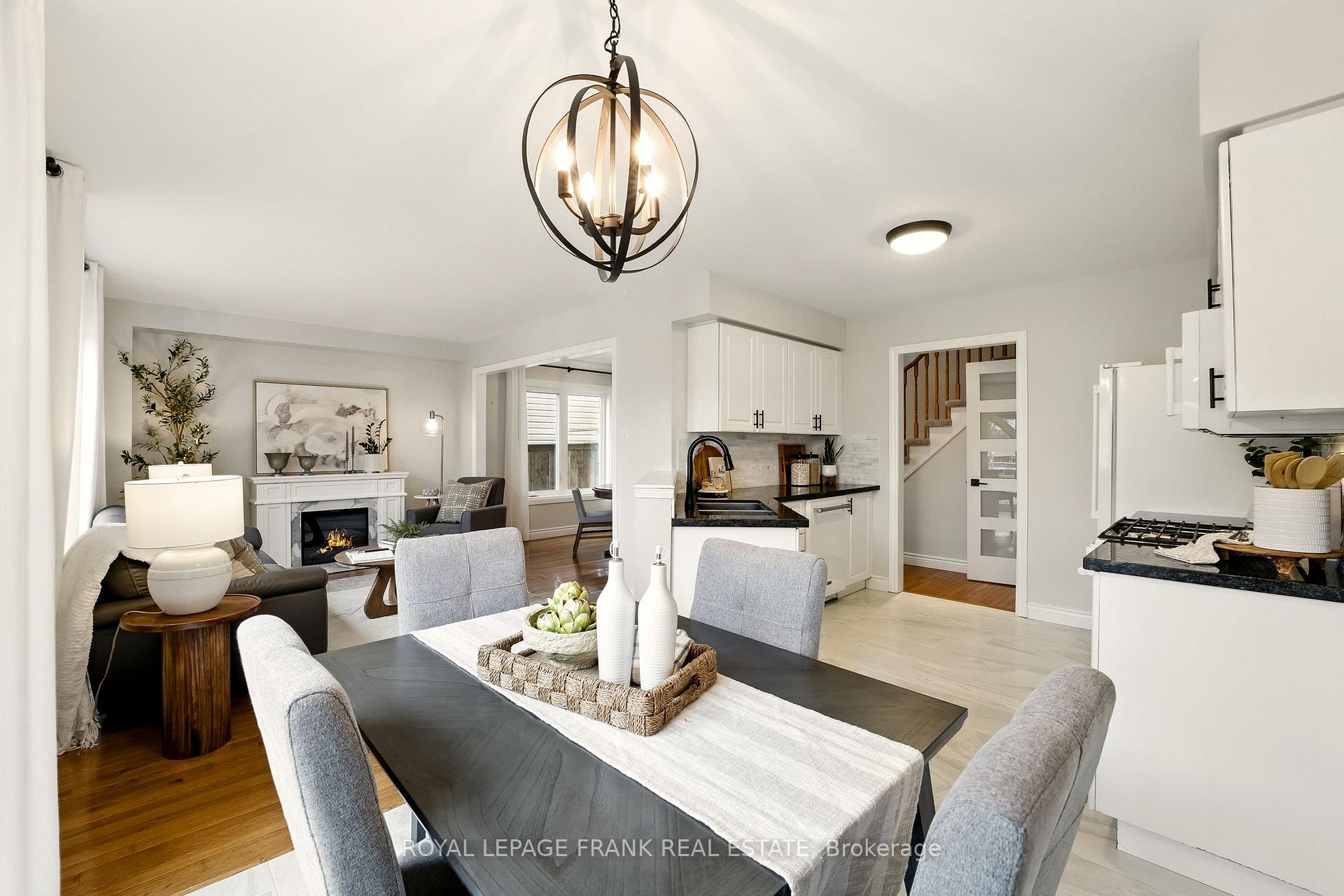 Photo 12 of 34 Hanna Drive, Clarington, Bowmanville — HOMEH