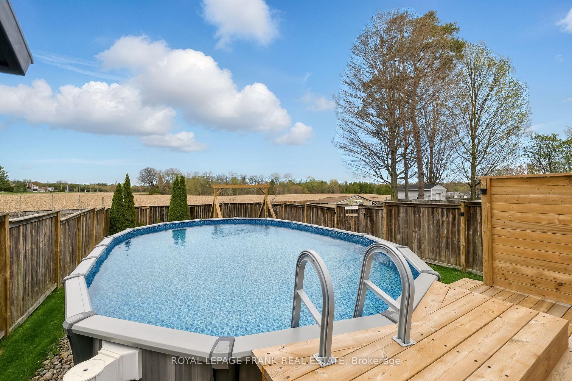 Photo 33 of 34 Hanna Drive, Clarington, Bowmanville — HOMEH