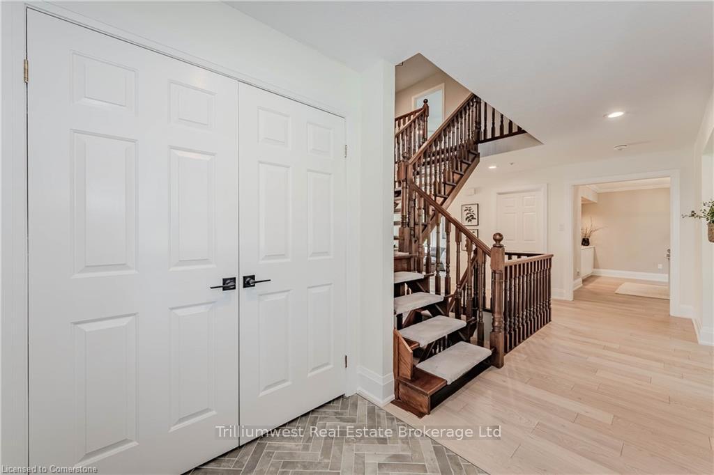 Photo 6 of 58 Glenholm Drive, Guelph, York/Watson Industrial Park — HOMEH