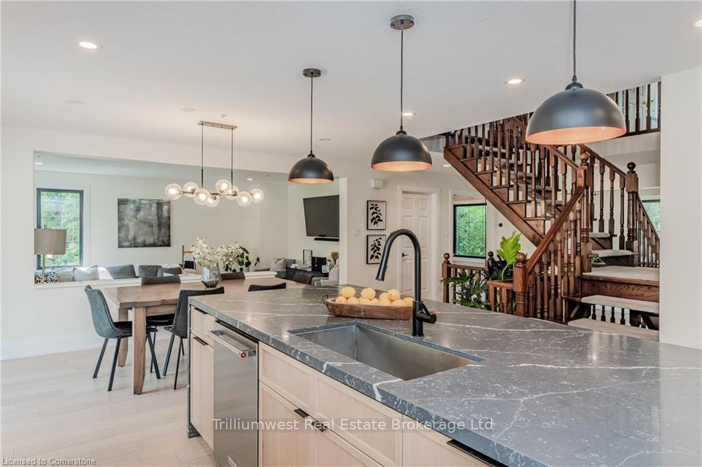 Photo 12 of 58 Glenholm Drive, Guelph, York/Watson Industrial Park — HOMEH