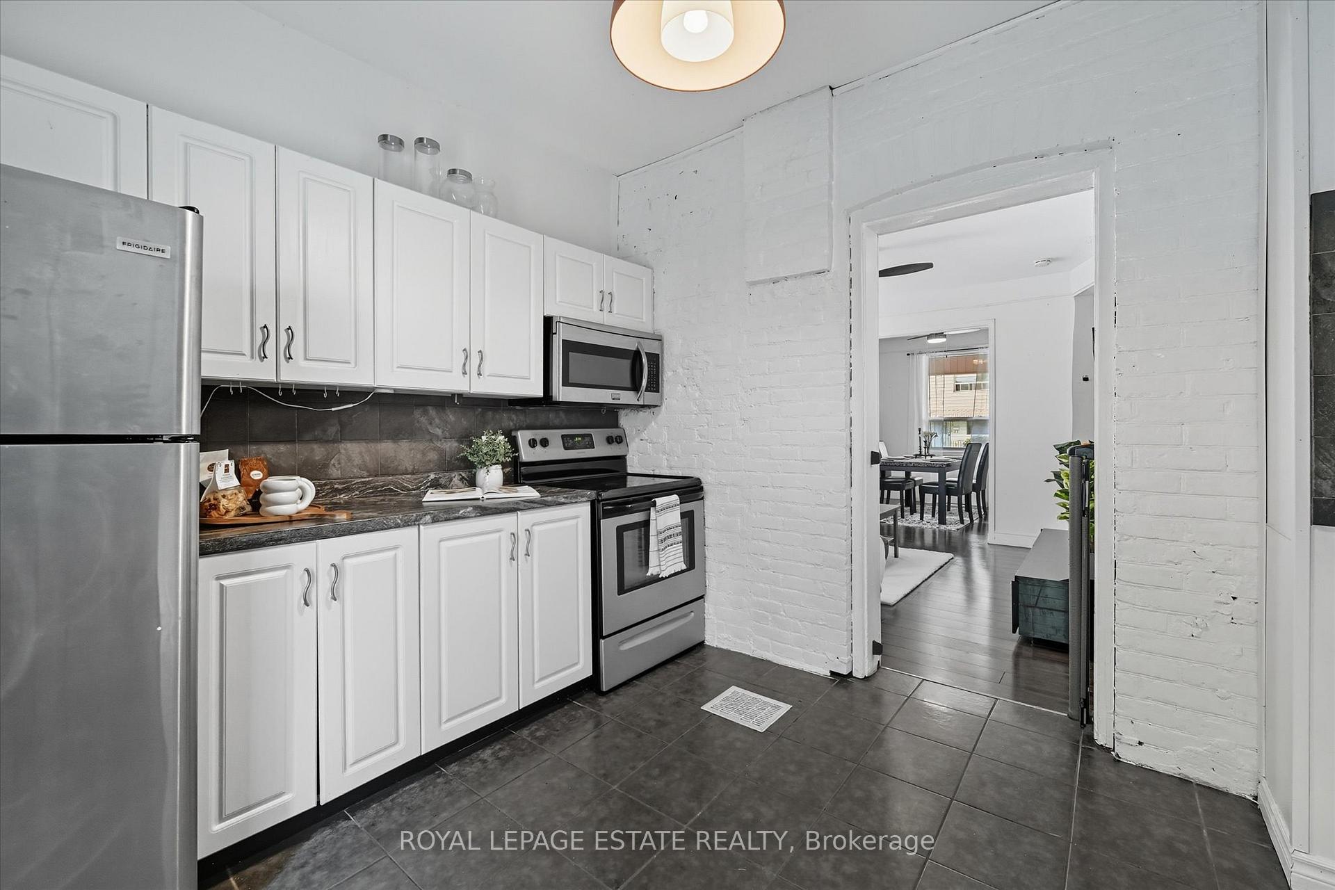 Photo 11 of 145 Avondale Street, Hamilton, Crown Point — HOMEH