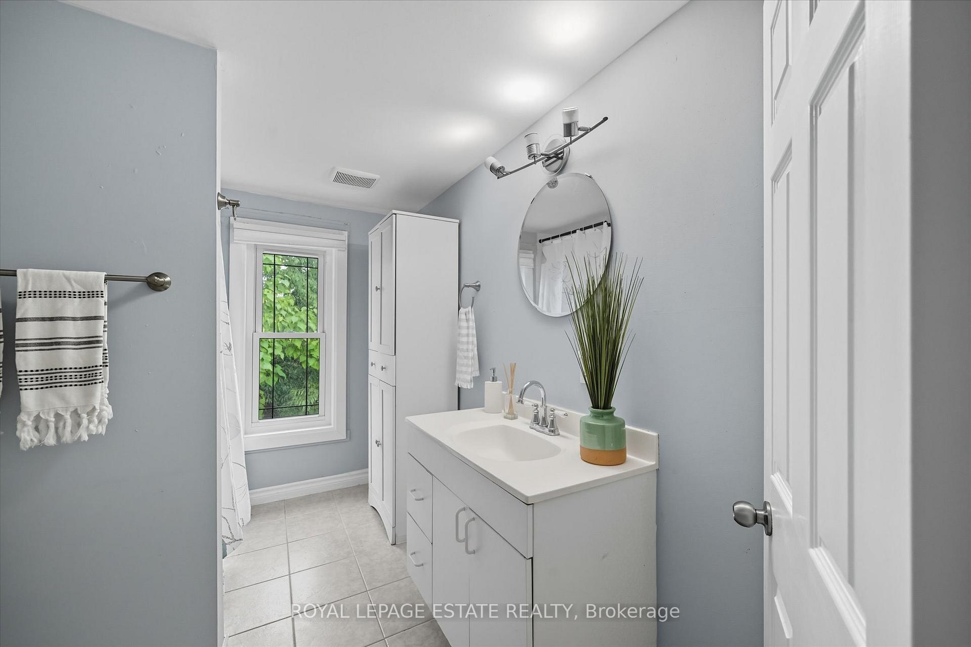 Photo 20 of 145 Avondale Street, Hamilton, Crown Point — HOMEH