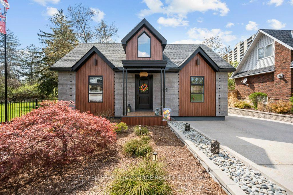 Photo 2 of 61 Lake Avenue N, Hamilton, Riverdale — HOMEH