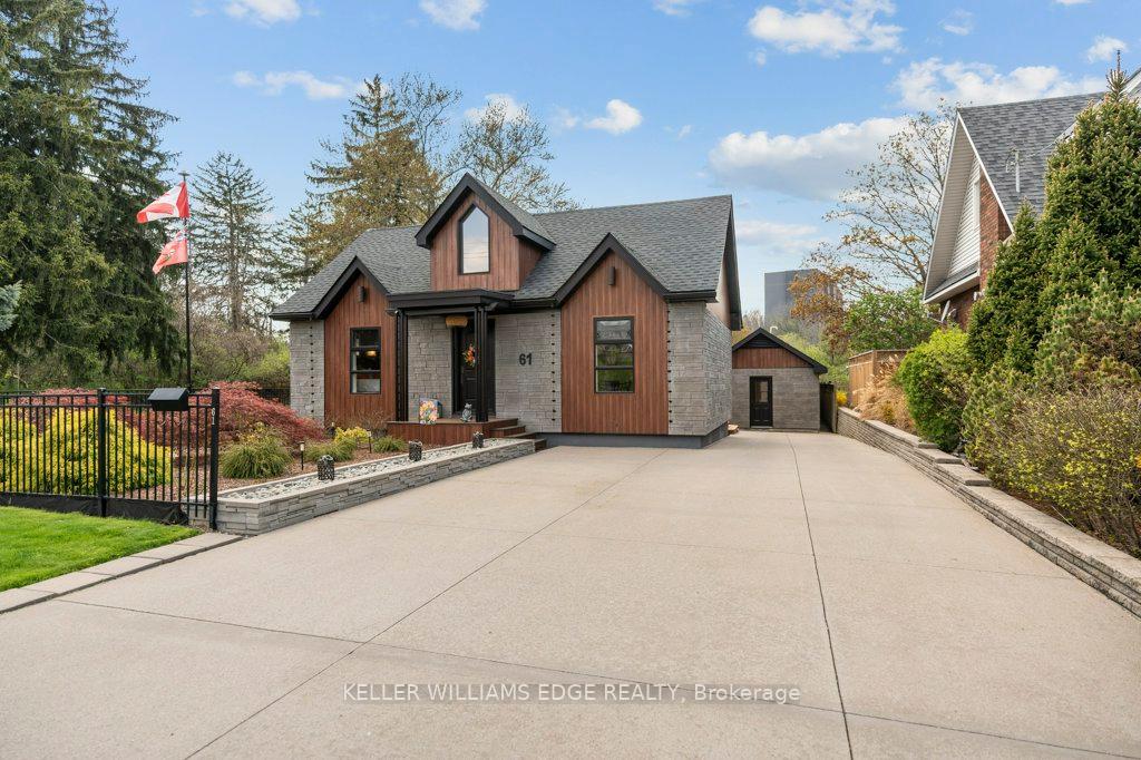 Photo 3 of 61 Lake Avenue N, Hamilton, Riverdale — HOMEH