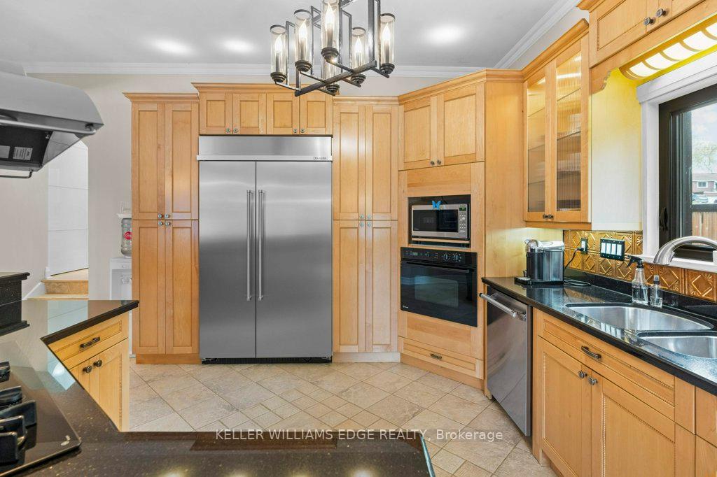 Photo 4 of 61 Lake Avenue N, Hamilton, Riverdale — HOMEH