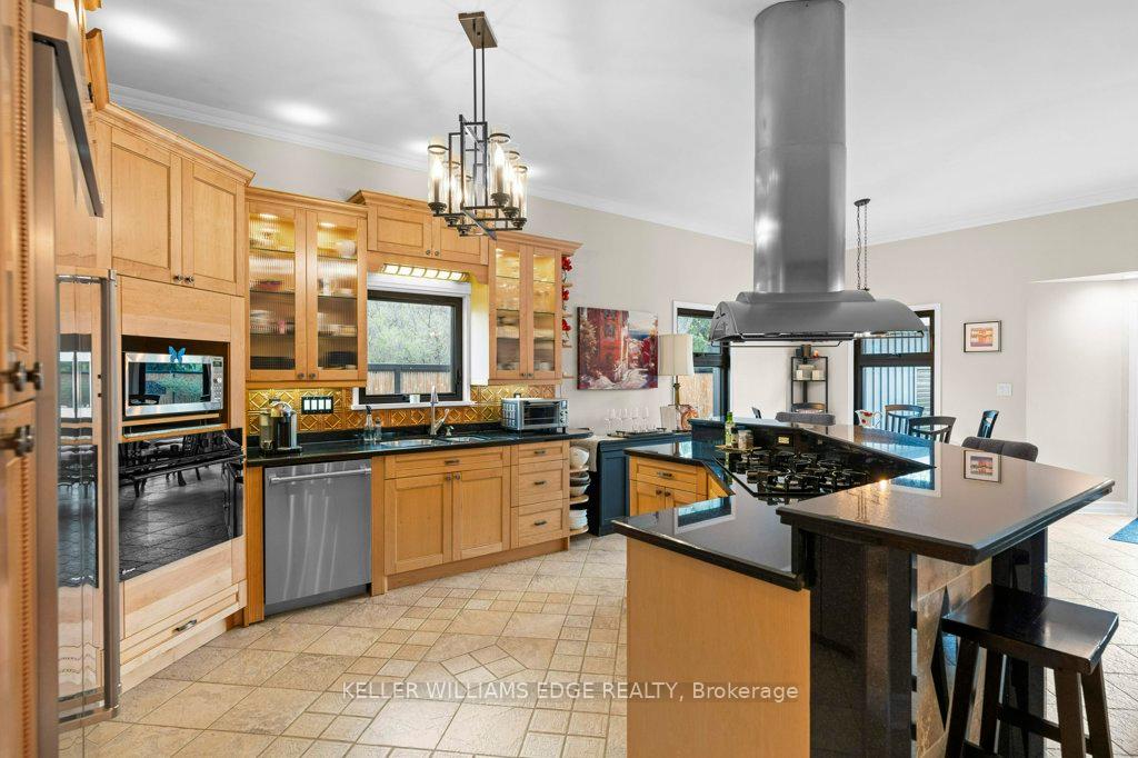 Photo 6 of 61 Lake Avenue N, Hamilton, Riverdale — HOMEH
