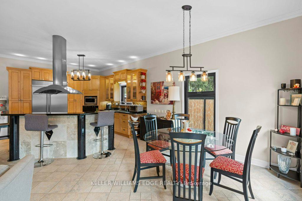 Photo 11 of 61 Lake Avenue N, Hamilton, Riverdale — HOMEH