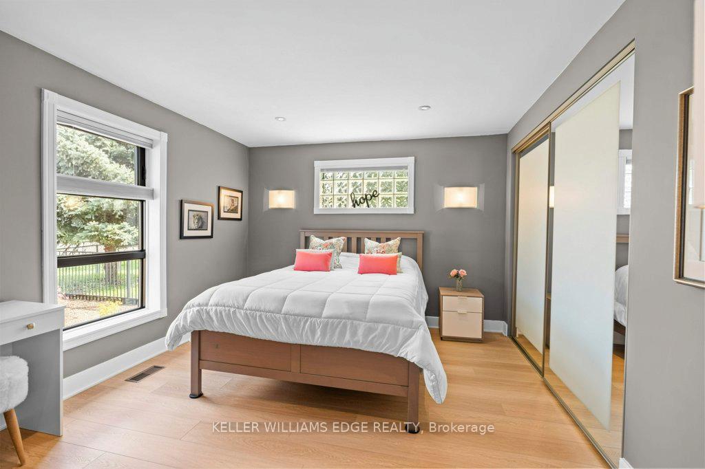 Photo 18 of 61 Lake Avenue N, Hamilton, Riverdale — HOMEH