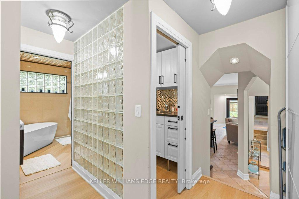 Photo 22 of 61 Lake Avenue N, Hamilton, Riverdale — HOMEH
