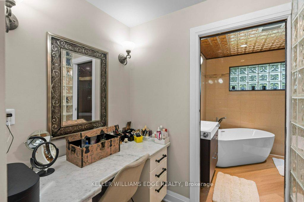 Photo 23 of 61 Lake Avenue N, Hamilton, Riverdale — HOMEH