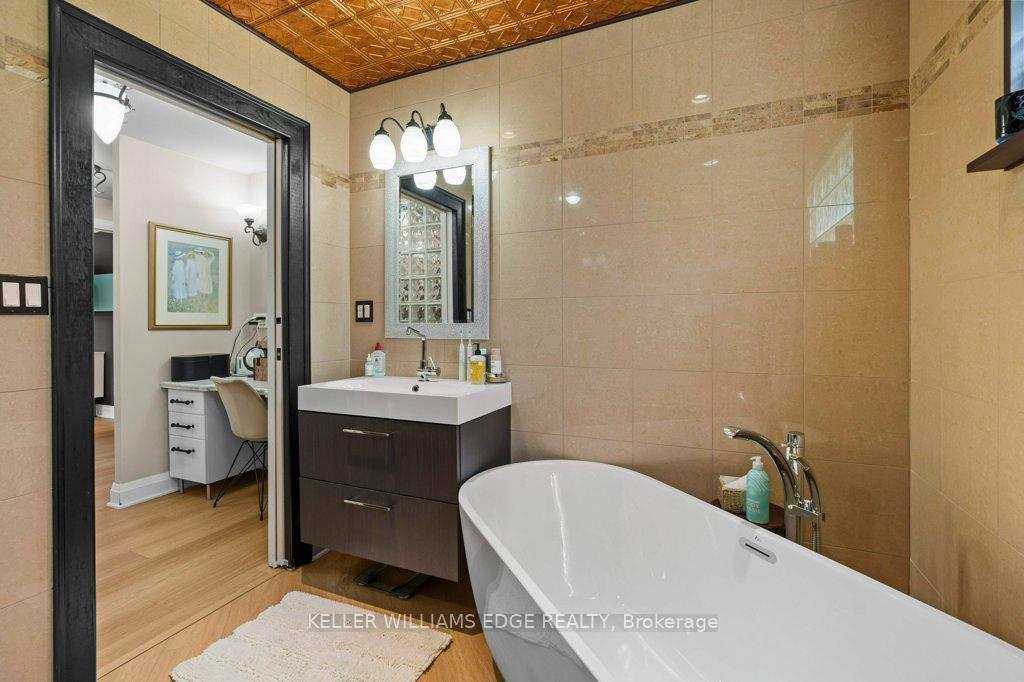Photo 25 of 61 Lake Avenue N, Hamilton, Riverdale — HOMEH