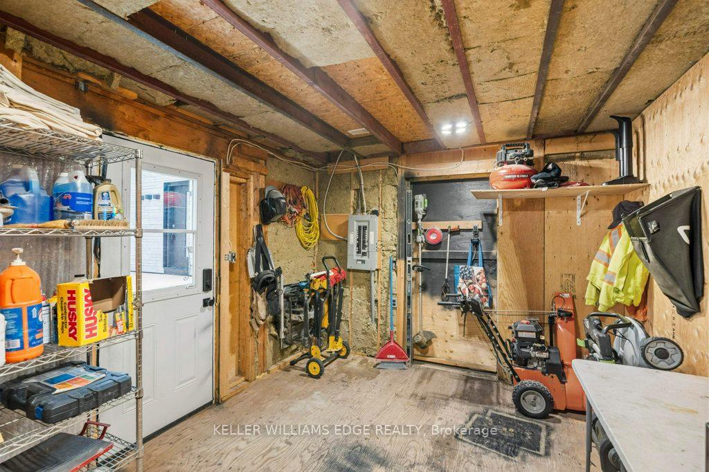Photo 35 of 61 Lake Avenue N, Hamilton, Riverdale — HOMEH