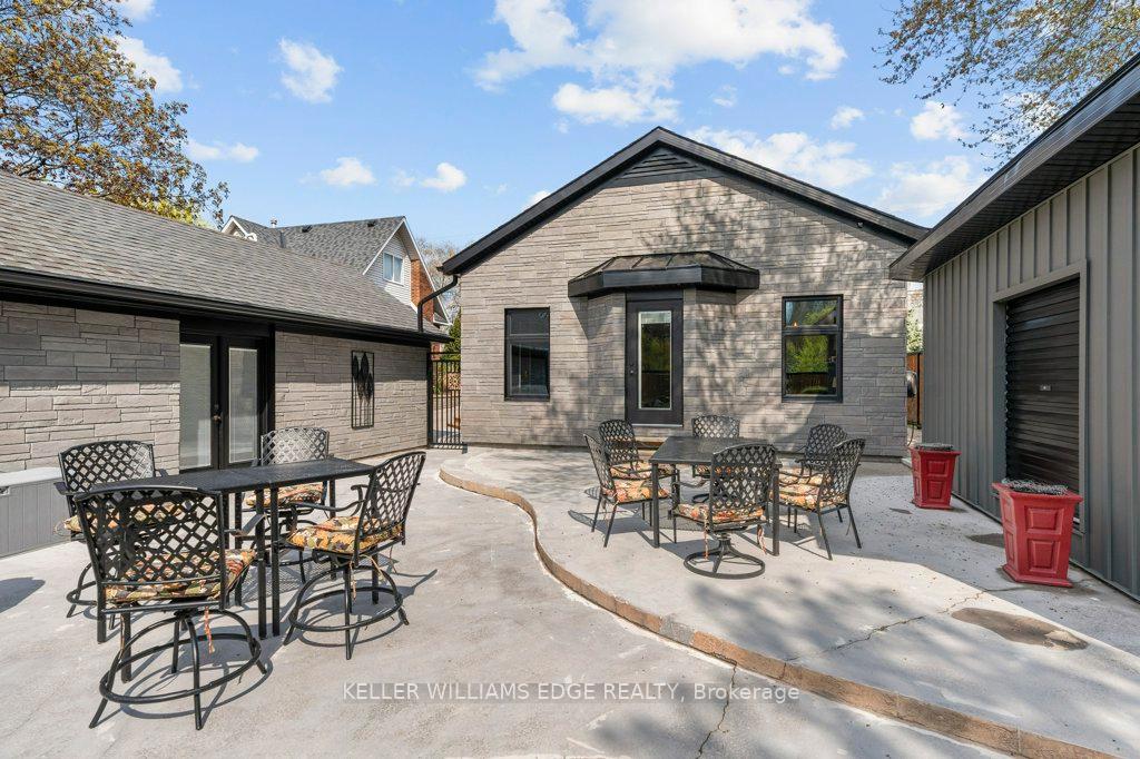 Photo 38 of 61 Lake Avenue N, Hamilton, Riverdale — HOMEH