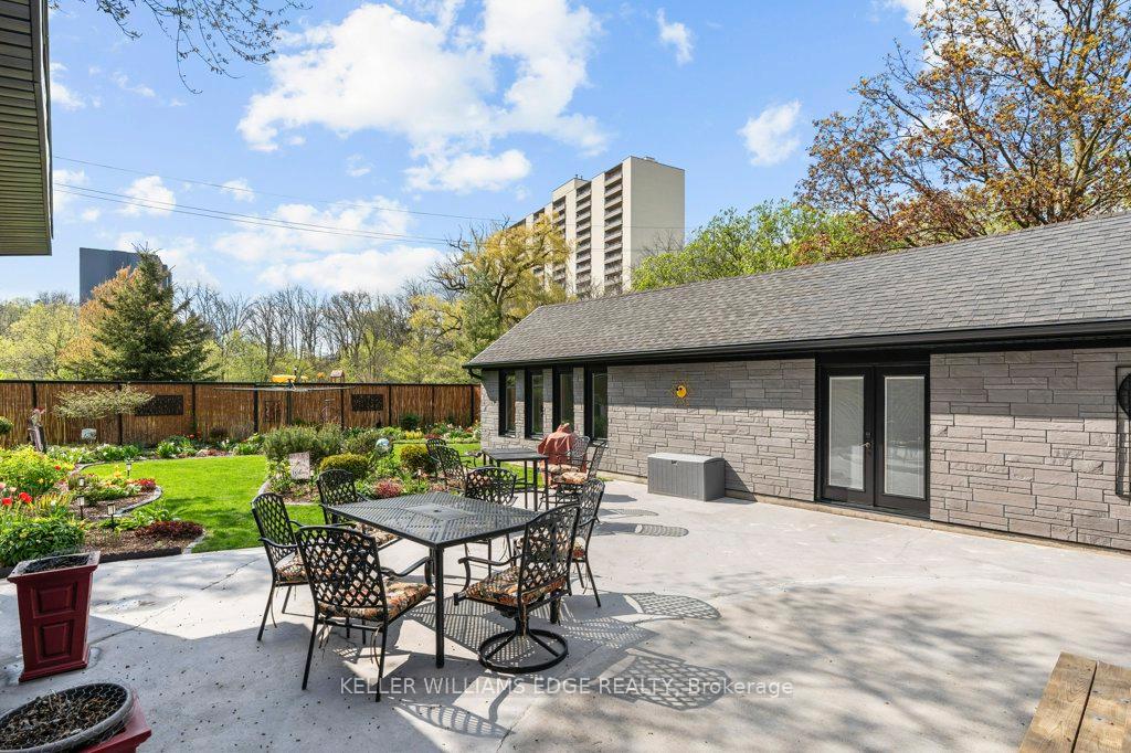 Photo 39 of 61 Lake Avenue N, Hamilton, Riverdale — HOMEH