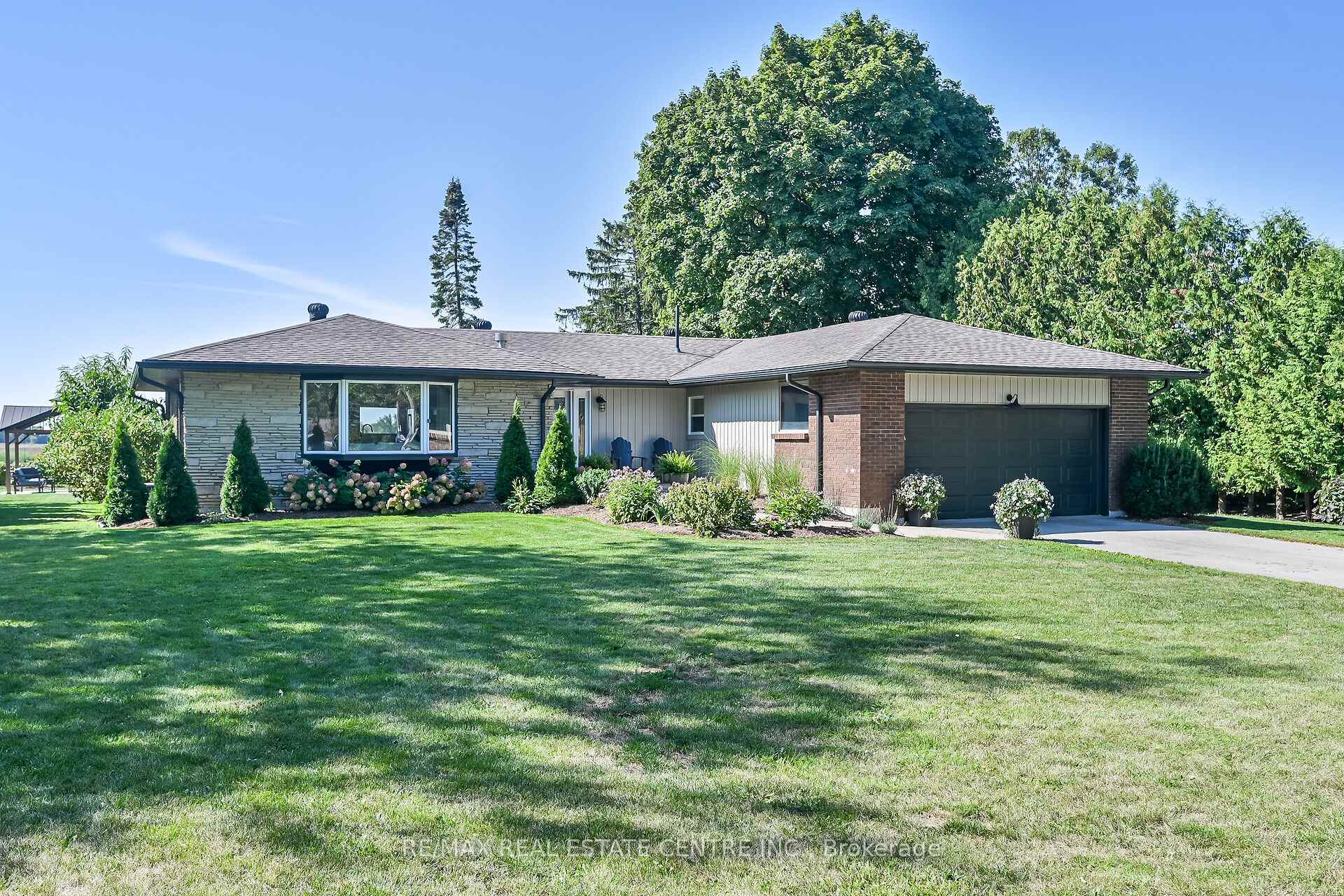 Photo 1 of 2121 Golf Club Road, Hamilton, Rural Glanbrook — HOMEH