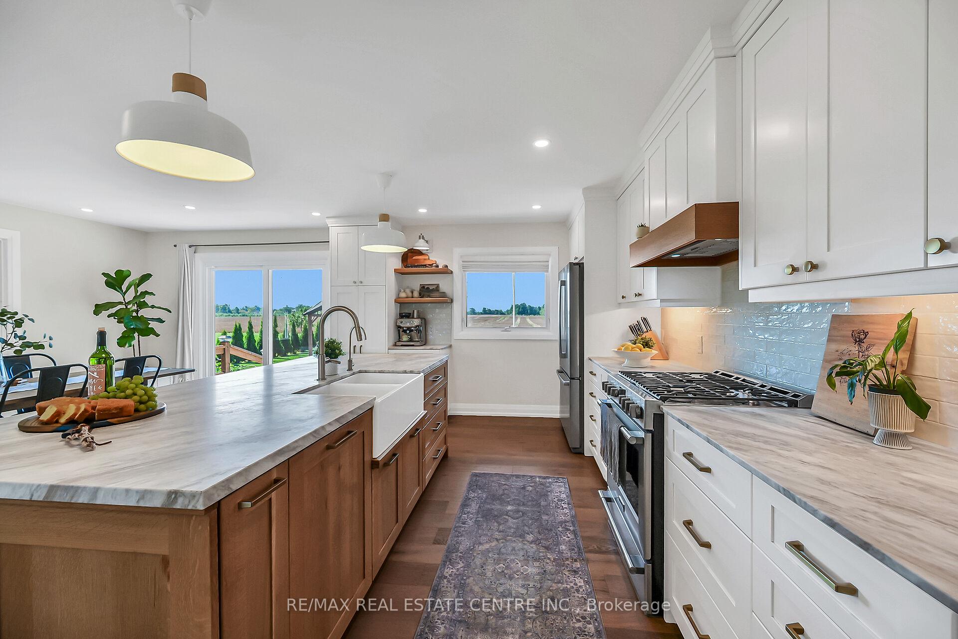 Photo 10 of 2121 Golf Club Road, Hamilton, Rural Glanbrook — HOMEH