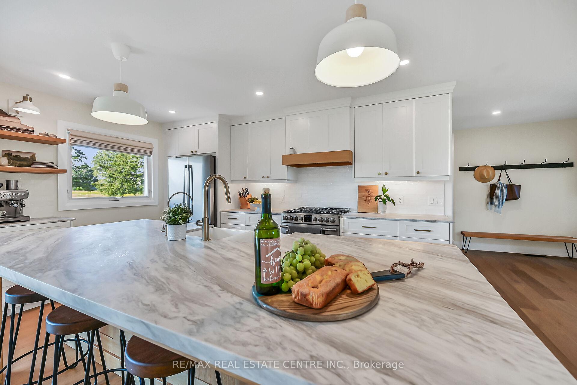Photo 11 of 2121 Golf Club Road, Hamilton, Rural Glanbrook — HOMEH