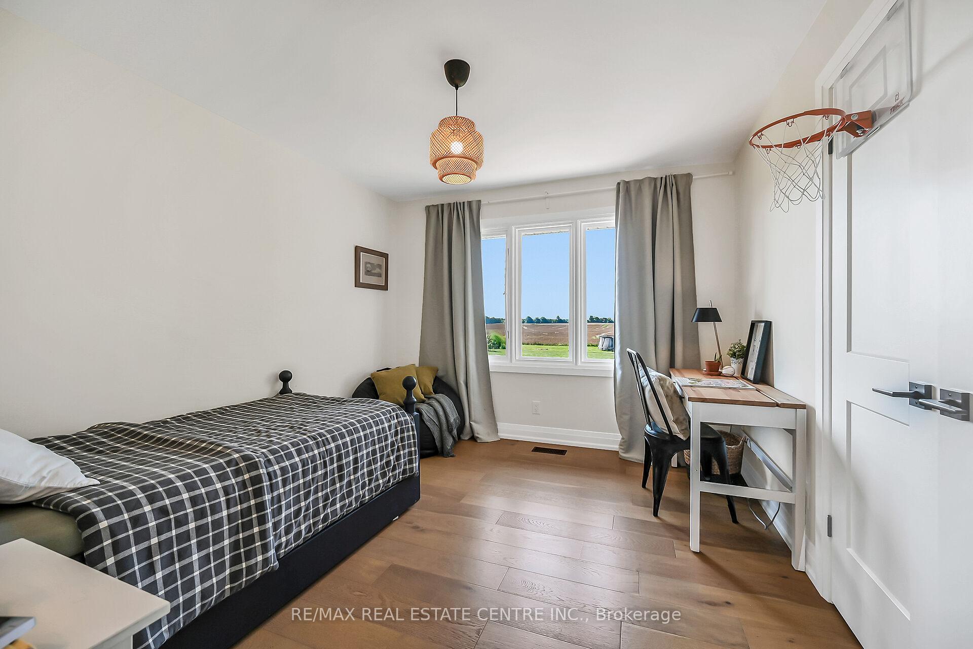 Photo 23 of 2121 Golf Club Road, Hamilton, Rural Glanbrook — HOMEH