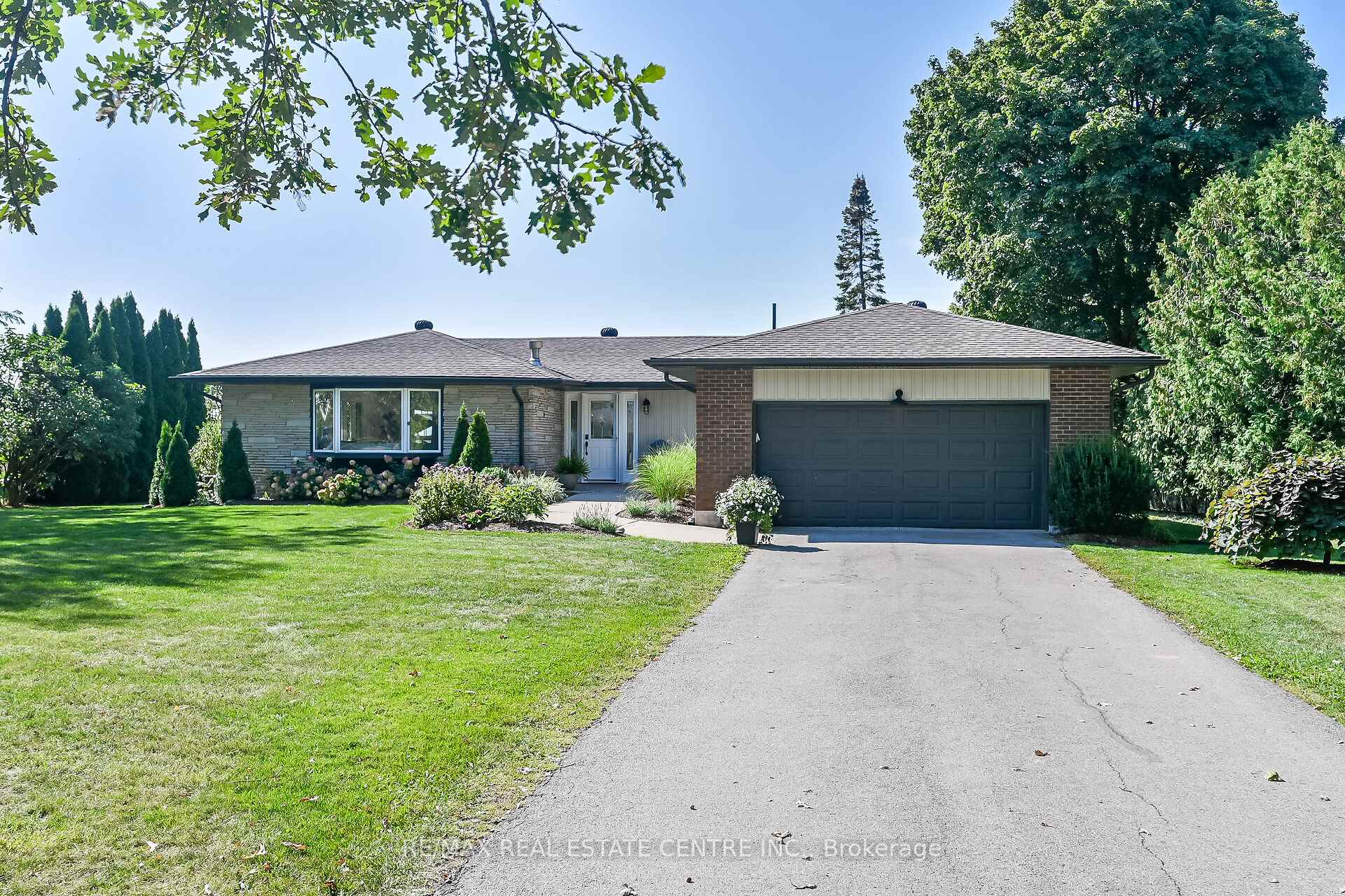 Photo 40 of 2121 Golf Club Road, Hamilton, Rural Glanbrook — HOMEH