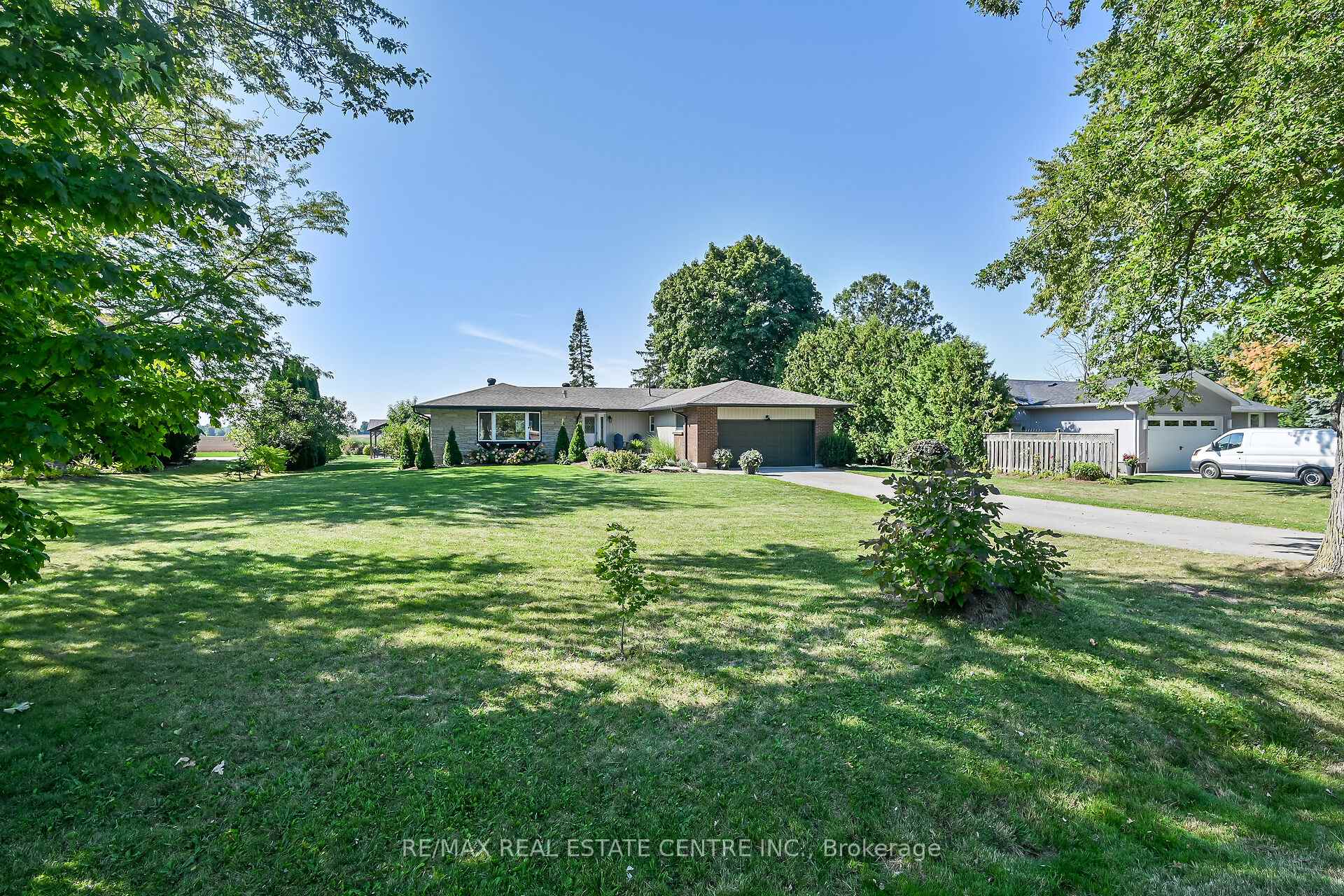 Photo 41 of 2121 Golf Club Road, Hamilton, Rural Glanbrook — HOMEH