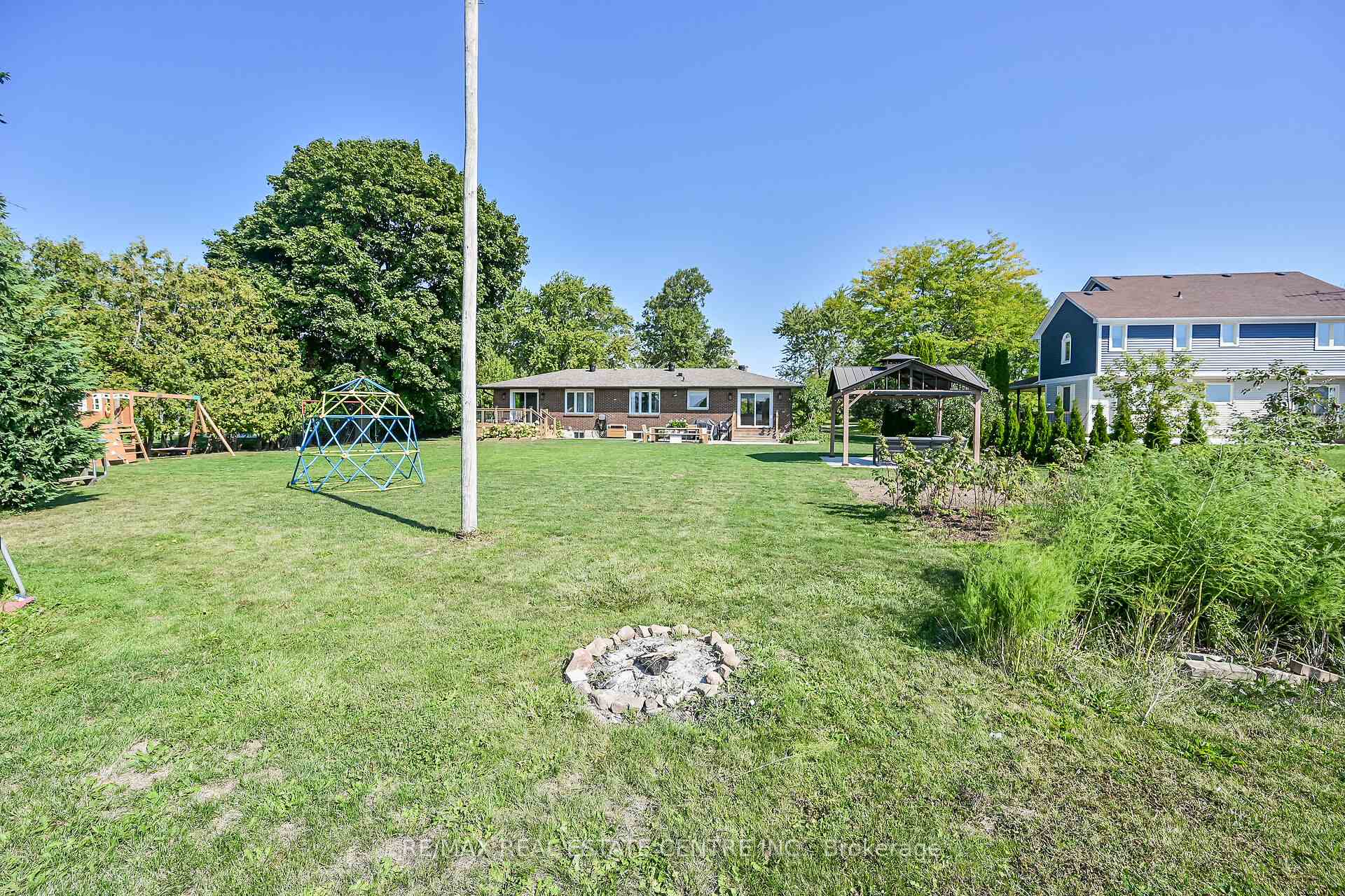 Photo 43 of 2121 Golf Club Road, Hamilton, Rural Glanbrook — HOMEH