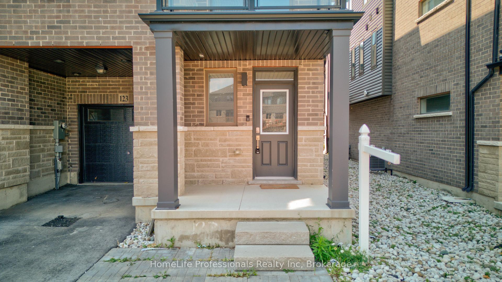 Photo 3 of Unit 123, 61 Soho Street, Hamilton, Stoney Creek Mountain — HOMEH