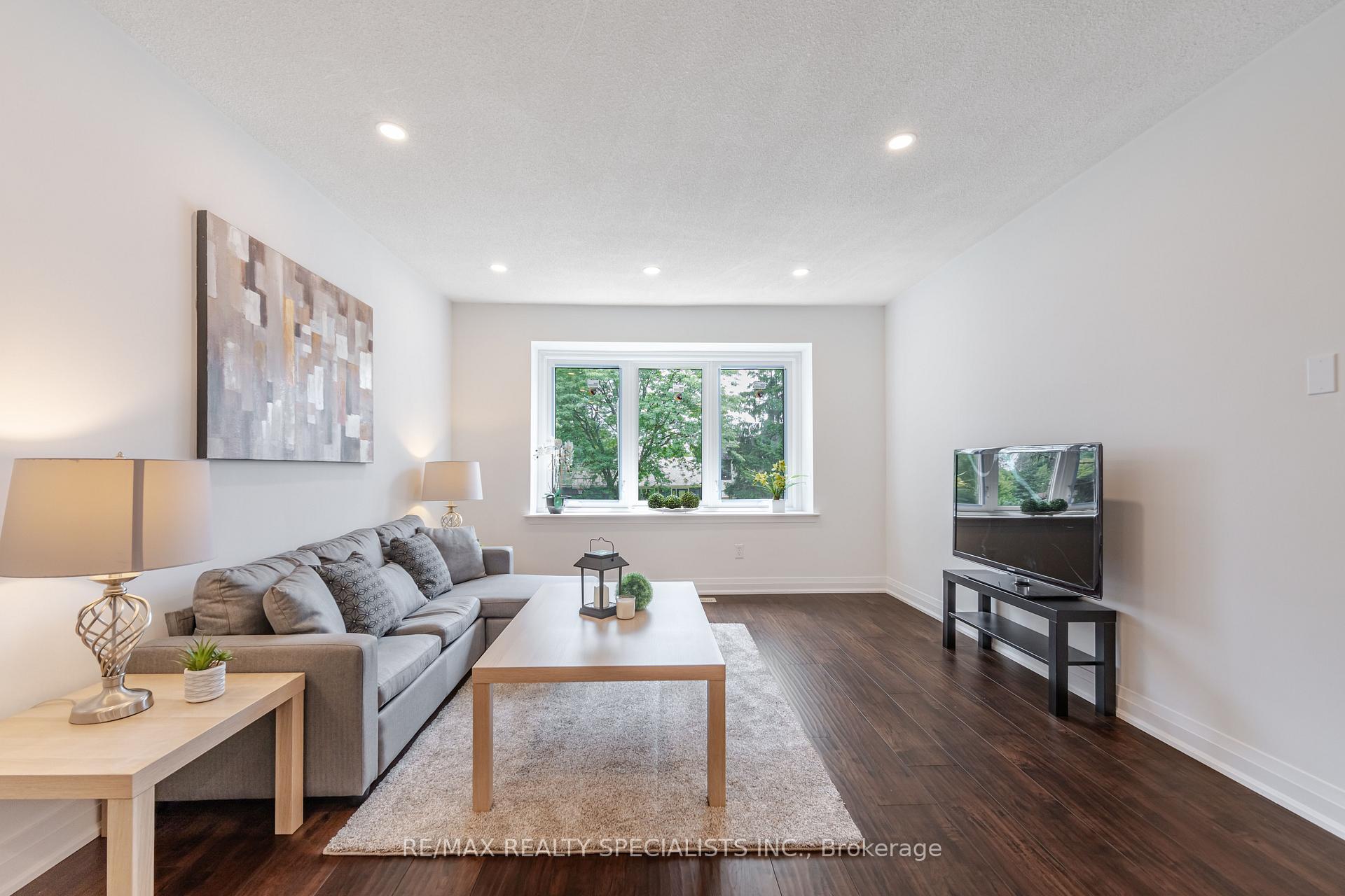 Photo 8 of 15 Woodridge Drive, Guelph, Willow West/Sugarbush/West Acres — HOMEH