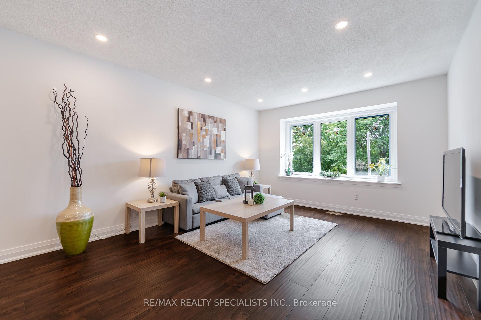 Photo 9 of 15 Woodridge Drive, Guelph, Willow West/Sugarbush/West Acres — HOMEH